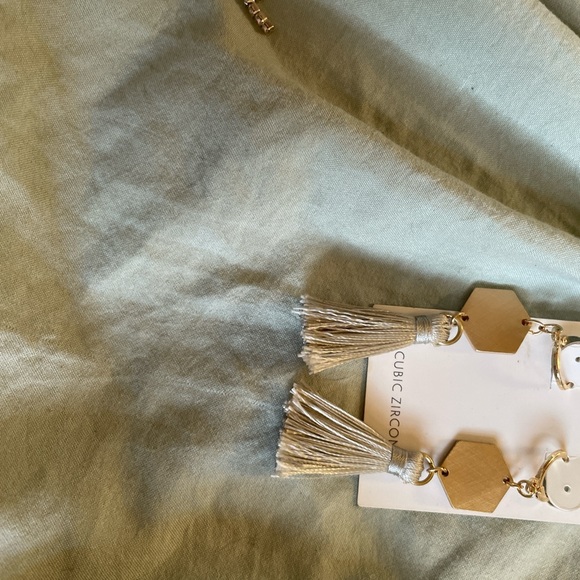 Jewelry - Picture 5 of 8